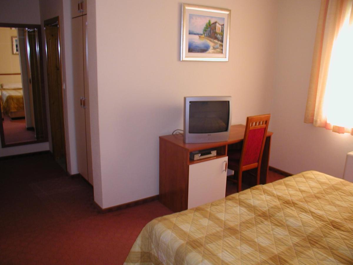 נאום Hotel Agava מראה חיצוני תמונה