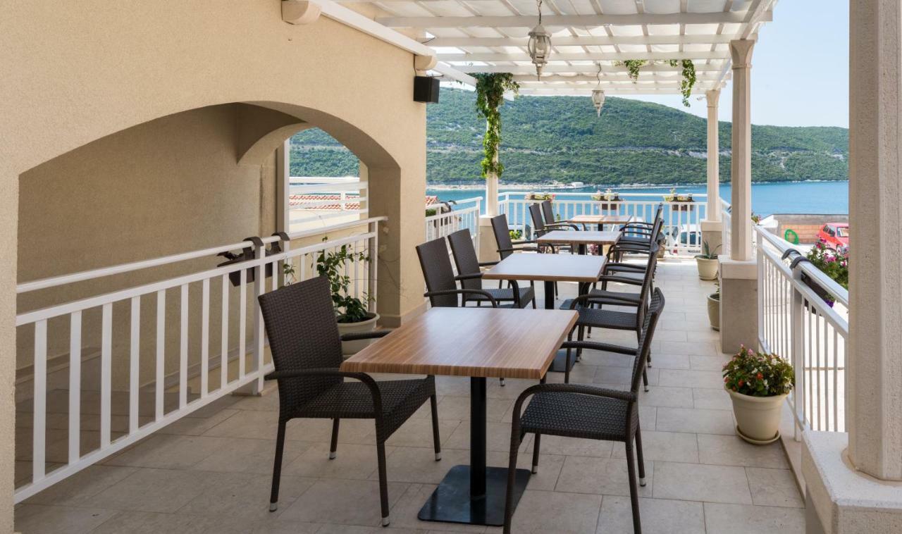 נאום Hotel Agava מראה חיצוני תמונה