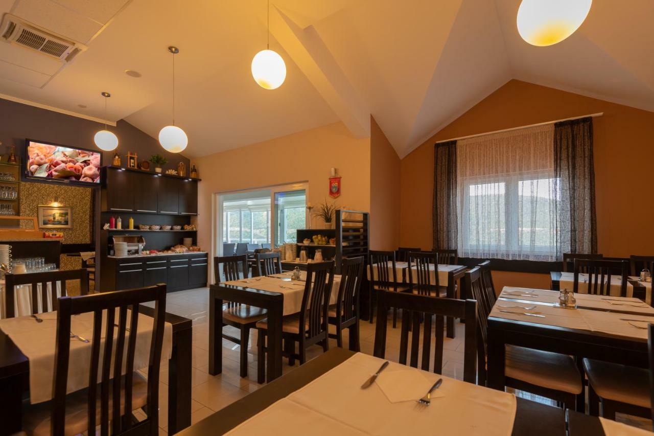 נאום Hotel Agava מראה חיצוני תמונה