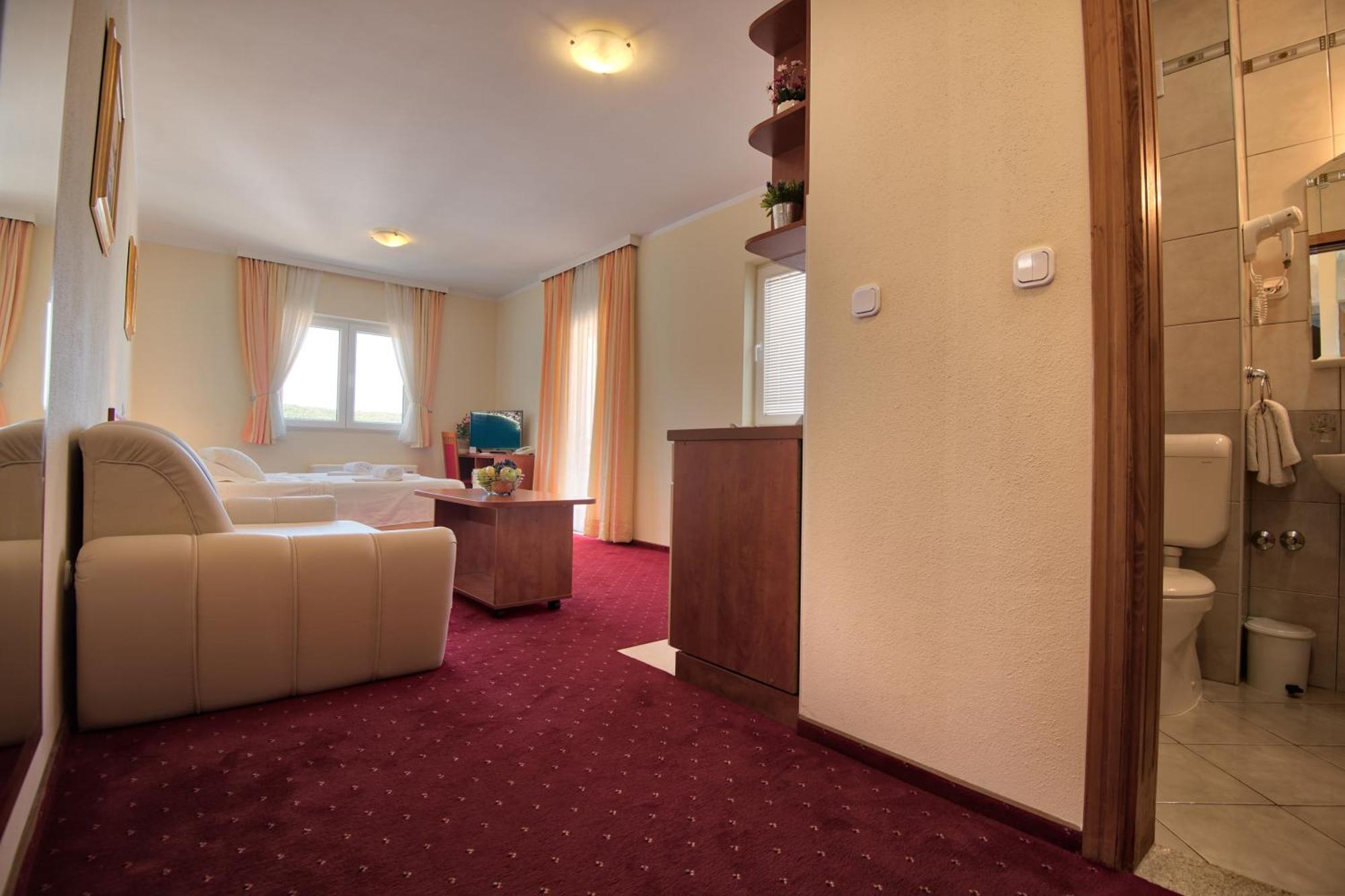 נאום Hotel Agava מראה חיצוני תמונה