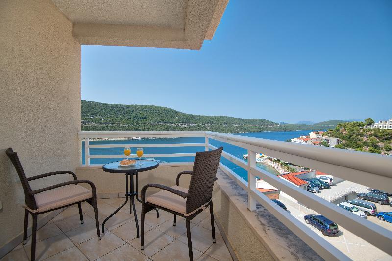 נאום Hotel Agava מראה חיצוני תמונה