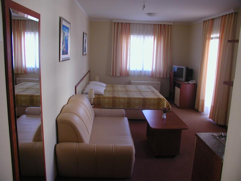 נאום Hotel Agava מראה חיצוני תמונה