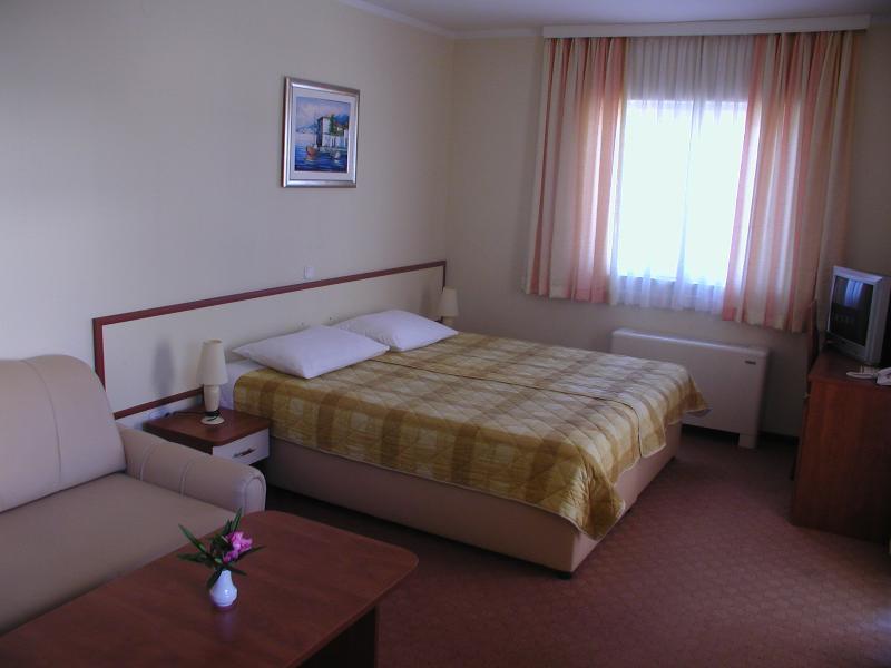 נאום Hotel Agava מראה חיצוני תמונה